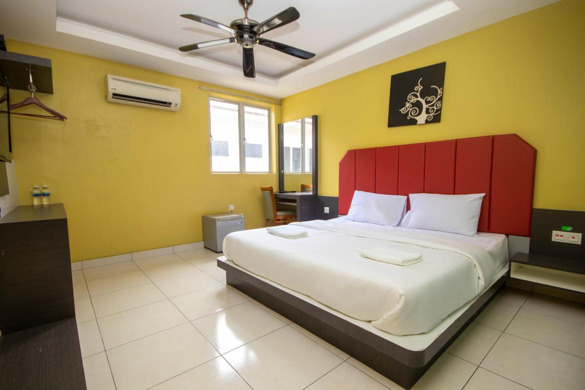 Jq Happy Lumut Hotel Exterior foto
